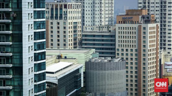 Peneliti: 'Hujan Kaca' Menghunjam Jakarta Jika Gempa Peneliti dari Badan Informasi Geospasial memprediksi akan terjadi hujan kaca akibat gedung pencakar langit roboh jika gempa bumi mengguncang Jakarta.