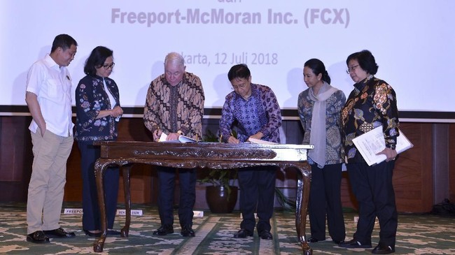 PT Inalum (Persero) menyatakan penentuan kursi manajemen operasional PT Freeport Indonesia menunggu penyelesaian transaksi divestasi saham perusahaan AS itu.