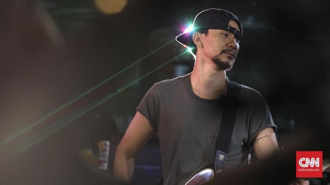 Sejumlah musisi akan berkolaborasi membawakan lagu-lagu lawas Koes Ploes di sebuah konser virtual bertajuk A Virtual Celebration 2021.
