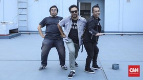 Teenage Death Star dalam Pusaran Hura-hura