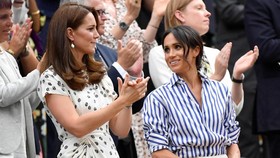 Meghan Markle Andalkan Gaya Kasual saat Tonton Wimbledon