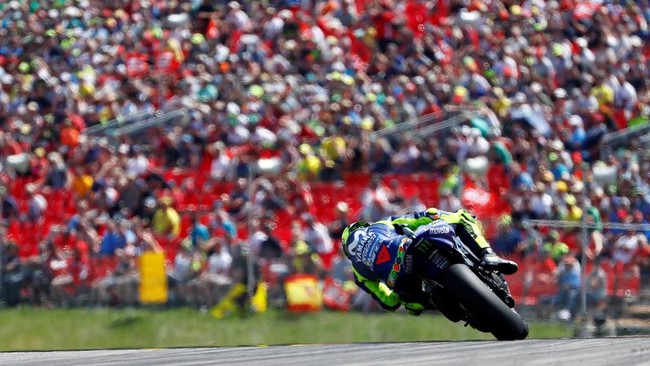 Valentino Rossi mengeluarkan kalimat sindiran ketika menanggapi buruknya performa motor Yamaha selama MotoGP 2018.