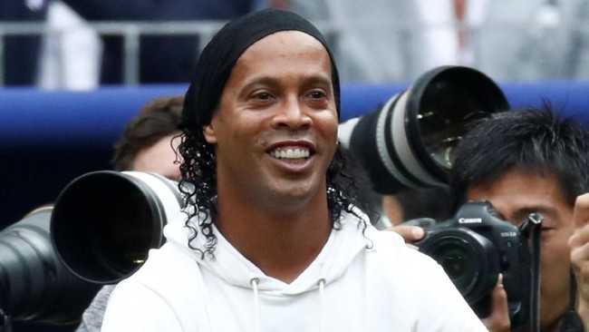 Alex Noerdin sebagai Pembina Alex Noerdin Cup bakal bertolak ke Brasil untuk mengatur ulang jadwal kedatangan Ronaldinho ke Palembang.