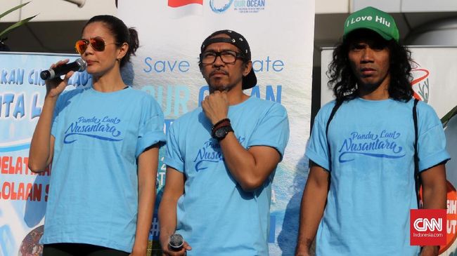 Kaka dan Ridho Slank menginisiasi kampanye untuk merawat dan menjaga keberlangsungan ekosistem laut lewat gerakan Pandu Laut Nusantara.