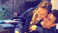 Novak Djokovic juga sosok ayah yang romantis. Baru-baru ini Novak dan istri, Jelena Djokovic merayakan ulang tahun pernikahan mereka yang keempat. (Foto: Instagram @jelenadjokovicndf)