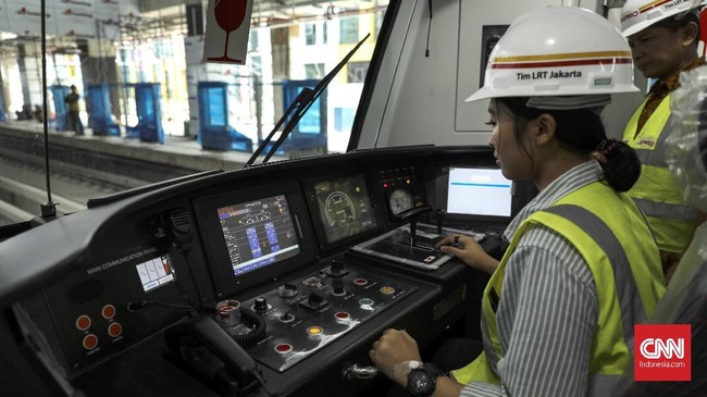Uji operasional LRT mengalami kemunduran jadwal, izin uji belum keluar dari Kemenhub. Ahok pernah bermimpi memamerkan LRT kepada atlet Asian Games 2018.