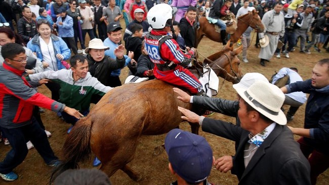 FOTO: Pacuan Joki Cilik Mongolia