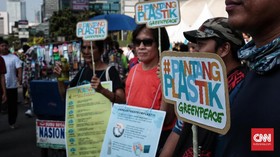 Alfamart dan Alfamidi Patok Kantong Plastik Rp500 per Lembar