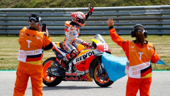 Marc Marquez makin percaya di puncak klasemen. Berikut klasemen sementara MotoGP 2018 usai berakhirnya MotoGP Jerman.