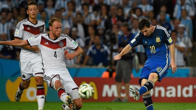 Lionel Messi adalah salah satu pemain yang akan tampil dalam lima edisi Piala Dunia pada Piala Dunia 2022 di Qatar. Berikut evolusi Messi di Piala Dunia.