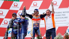 FOTO: Marquez Kalahkan Rossi di MotoGP Jerman