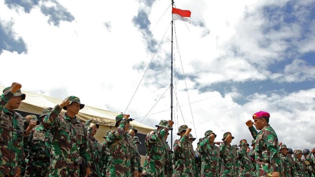 Panglima TNI mengirimkan Satgas Kesehatan TNI untuk membantu korban gempa NTB, sementara Kementerian Sosial mengirimkan Tagana dan Kampung Siaga Bencana (KSB)