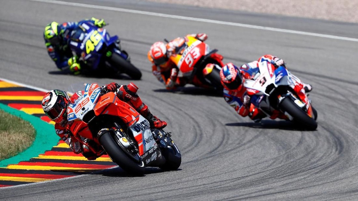 FOTO: Marquez Kalahkan Rossi di MotoGP Jerman