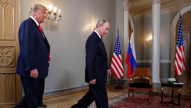Bertemu Presiden Vladimir Putin, Presiden Donald Trump menyebut isu nuklir adalah masalah terbesar, mengingat AS dan Rusia pemilik 90 persen nuklir dunia.