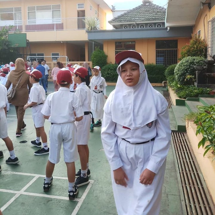 <p>Kira-kira apa ya yang sedang dipikirkan gadis ini, Bun? (Foto: Instagram/@iqbalismail1981)  </p>