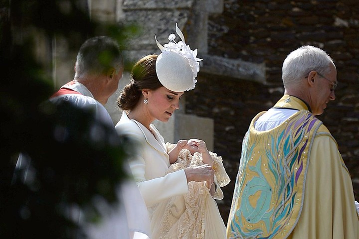 Foto-foto Pembaptisan Anak-anak Pangeran William-Kate 