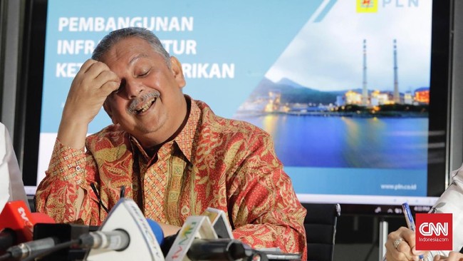 Dirut PT PLN (Persero) Sofyan Basir ditetapkan menjadi tersangka oleh KPK dalam kasus suap PLTU Riau-1. Sebelum jadi dirut PLN, ia merupakan bankir.