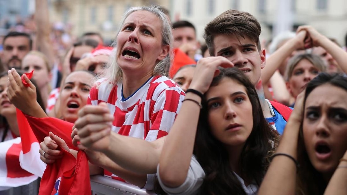 FOTO: Keriuhan Fan Prancis dan Kroasia di Final Piala Dunia