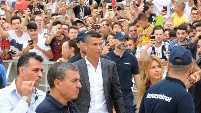 Cristiano Ronaldo bertemu dua penyerang Juventus ketika melakukan persiapan pertama setelah menjalani liburan pasca-Piala Dunia 2018.