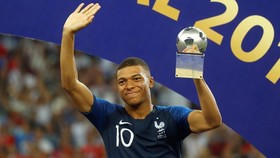 Varane: Mbappe 'Si Alien Muda' Pantas Menang Ballon d'Or