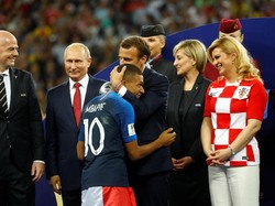 Presiden Prancis pun Ikut Rayu Mbappe Bertahan di PSG