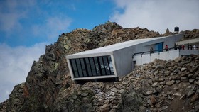 Museum 'James Bond' di Curamnya Alpen