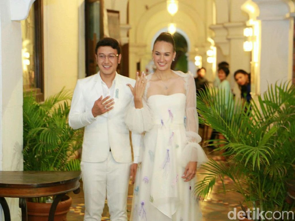 Wajah Happy Nadine Chandrawinata dan Dimas, Nikita Mirzani Gugat Cerai Dipo Wajah Happy Nadine Chandrawinata dan Dimas, Nikita Mirzani Gugat Cerai Dipo