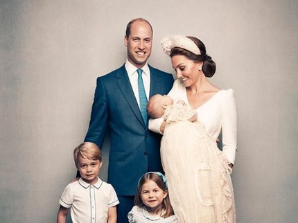 Perbedaan Foto-foto George, Charlotte, dan Louis Saat Pembaptisan
