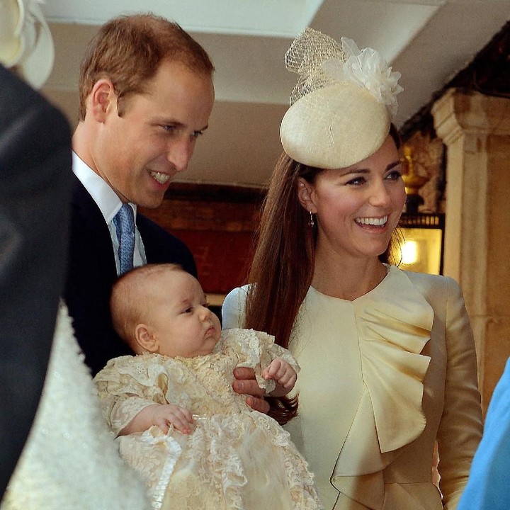 <p>Ini saat pembaptisan Pangeran George beberapa tahun lalu. Pembaptisan dilakukan di Kapel Kerajaan di Istana St. James di London. (Foto: Getty Images)</p>