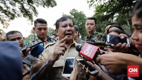 Prabowo Kenang Masa Muda saat Jenguk SBY di RSPAD