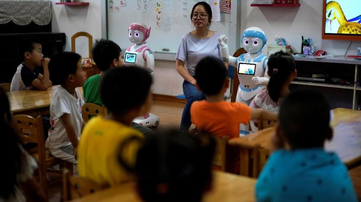 FOTO: China Besut Robot iPal untuk Teman Anak dan Lansia