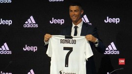 VIDEO: Cristiano Ronaldo Resmi Berseragam Juventus