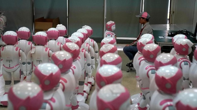 FOTO: China Besut Robot iPal untuk Teman Anak dan Lansia