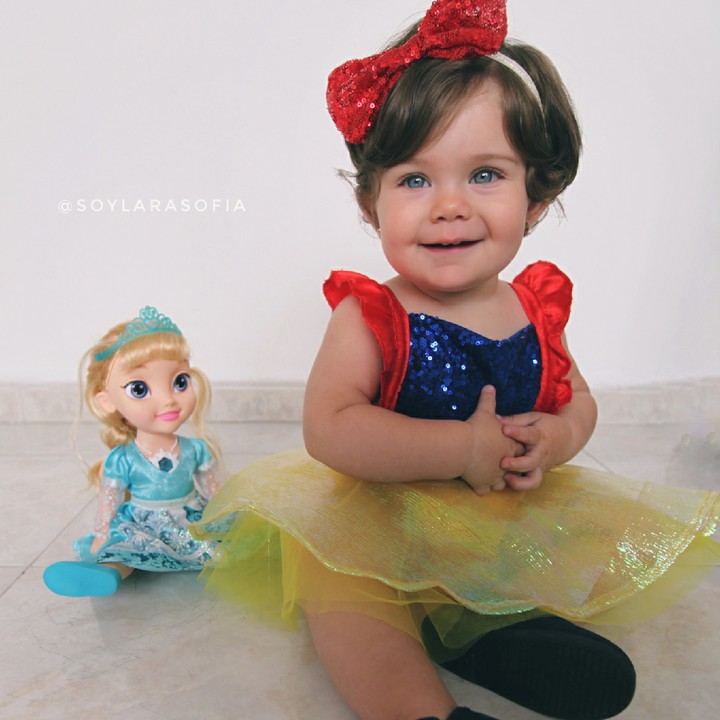 <p>Sofia dan bonekanya sama-sama lucu dan super menggemaskan! (Foto: Instagram/soylarasofia)</p>