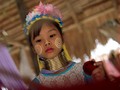 FOTO: Para Gadis Berleher Panjang dari Kayan