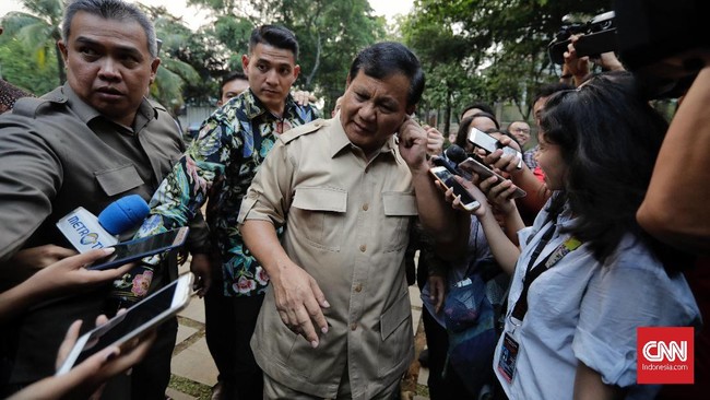 Prabowo Subianto akan bertemu dengan AHY besok untuk membahas Pilpres 2019. Koalisi dan cawapres akan dibahas dalam pertemuan tersebut.