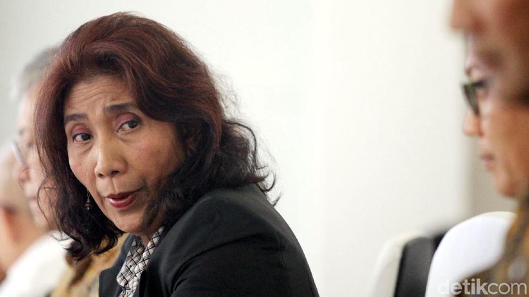 Menteri Kelautan dan Perikanan RI, Susi Pudjiastuti menghibur anak-anak korban gempa Lombok. Seperti apa keseruannya?