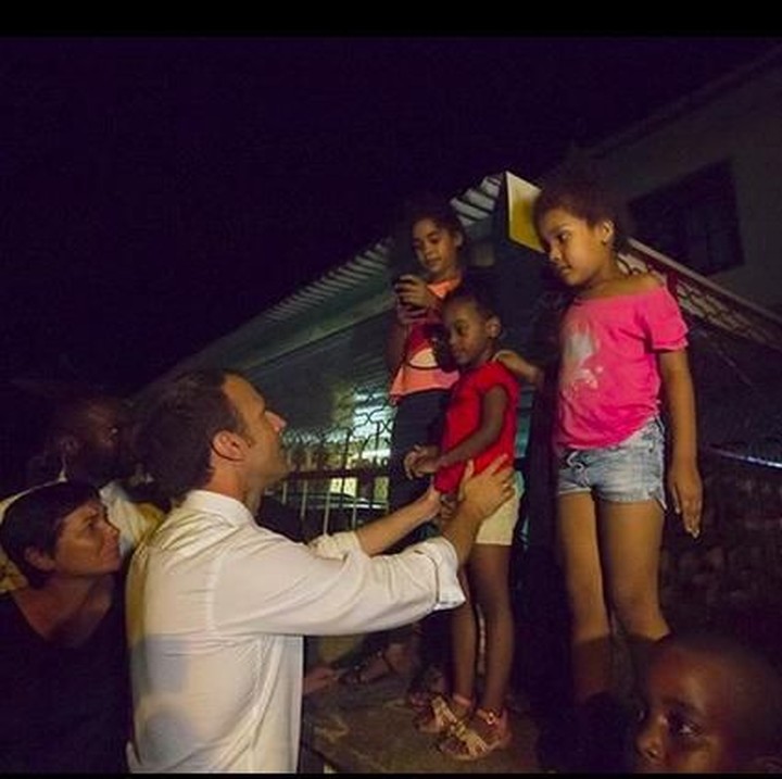 <p>Ini saat Emmanuel Macron bertemu dengan anak-anak Guyana. (Foto: Instagram @emmanuelmacron).<br /><br /></p>