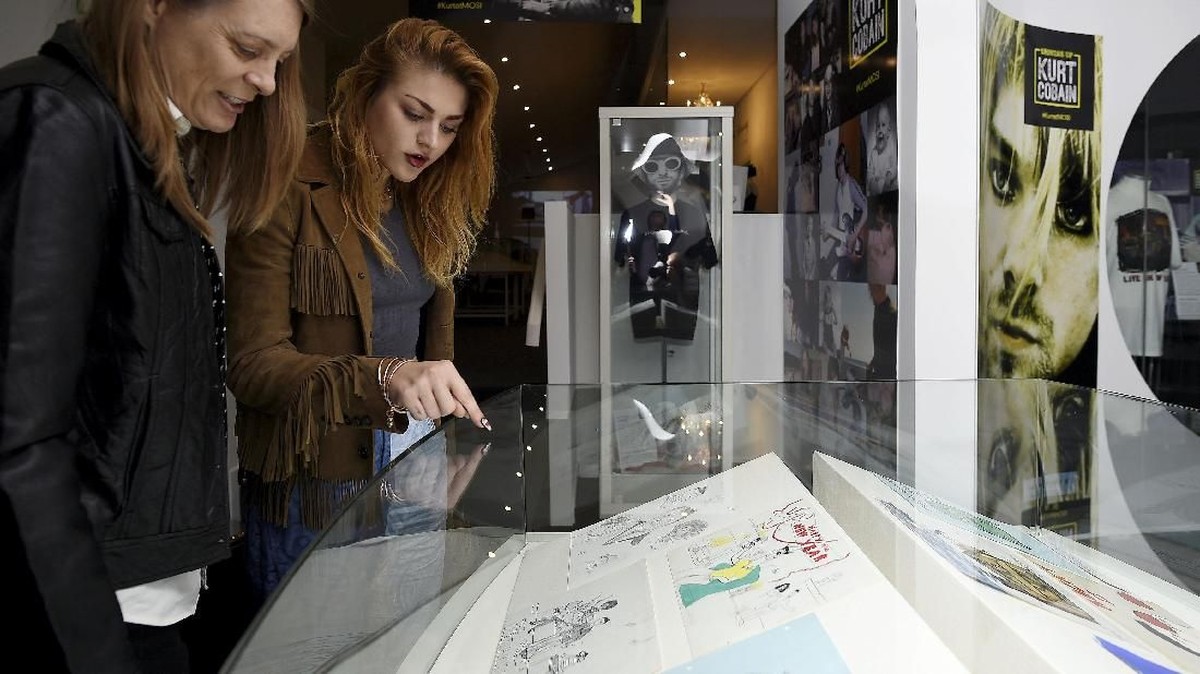 FOTO: Tumbuh Bersama Memorabilia Kurt Cobain 'Nirvana'