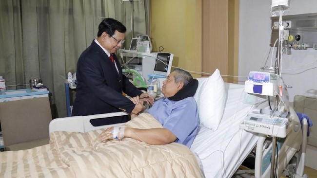 Ketua DPP Gerindra Ahmad Riza Patria menyebut Prabowo dan SBY akan bertemu pekan depan untuk mematenkan koalisi oposisi menjelang Pilpres 2019.