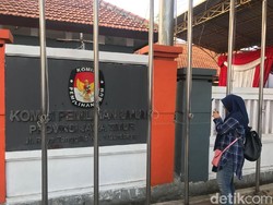 KPU Sebut Tiga Orang Calon Kepala Daerah di Jatim Positif COVID-19