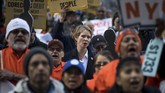 FOTO: Dari 'Sex and the City' Berambisi Jadi Cagub New York Cynthia Nixon dikenal sebagai bintang 'Sex and the City.' Belakangan, ia juga jadi sorotan sebagai Cagub New York, meski akhirnya gagal diusung Partai Demokrat.