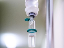 Rumus Tetesan Infus, Faktor Tetes Makro-Mikro, dan Contoh Soalnya