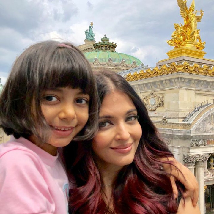 <p>Mirip nggak, Bun, Aaradhya dengan bundanya? (Foto: Instagram @aishwaryaraibachchan_arb)  </p>