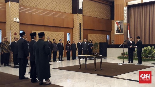 Kepala BKPM Thomas Lembong melantik dua pejabat untuk menempati jabatan Deputi Bidang Promosi Penanaman Modal dan Deputi Bidang Kerja Sama Penanaman Modal.