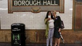 FOTO: Dari 'Sex and the City' Berambisi Jadi Cagub New York Cynthia Nixon dikenal sebagai bintang 'Sex and the City.' Belakangan, ia juga jadi sorotan sebagai Cagub New York, meski akhirnya gagal diusung Partai Demokrat.