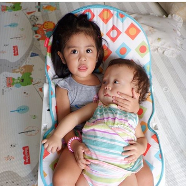 <p>Bagi Joanna Alexandra dan sang suami, Raditya Oloan, Ziona adalah keajaiban. Umumnya penyandang CMD nggak bisa bertahan di bulan-bulan awal kehidupannya. Tapi Zio merayakan ulang tahun pertama dengan sehat. (Foto: Instagram @joannaalexandra)</p>