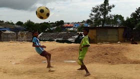 Demam Piala Dunia 2018 Masih Melanda Anak-Anak Rohingya