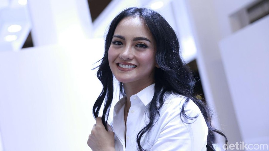 Fitri Salhuteru beri tanggapan soal penangkapan Ririn Ekawati terkait narkoba.