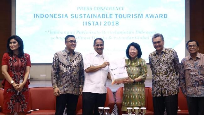 Destinasi wisata di Indonesia yang menunjukkan hasil penerapan prinsip-prinsip pariwisata berkelanjutan akan mendapat penghargaan dari Kemenpar.
